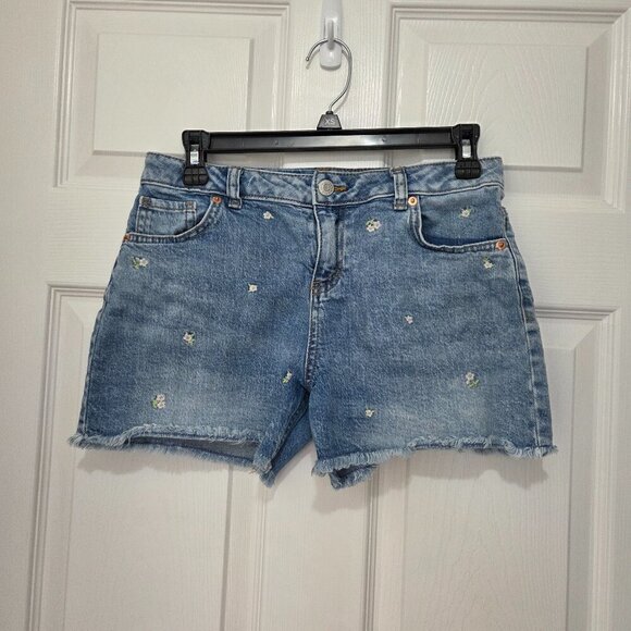 Cat & Jack Girls Light Wash Mid-Rise Cut-Off Floral Embroidery Jean Shorts Sz XL - Picture 1 of 7
